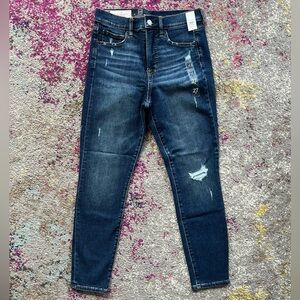 Gap Women's Distressed skinny Jeans, size 27/4